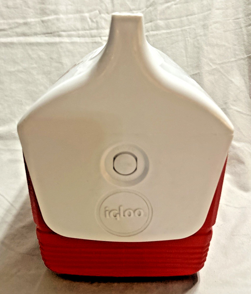 IGLOO Playmate Mini Red 4 qt. Hard Cooler - Red/White