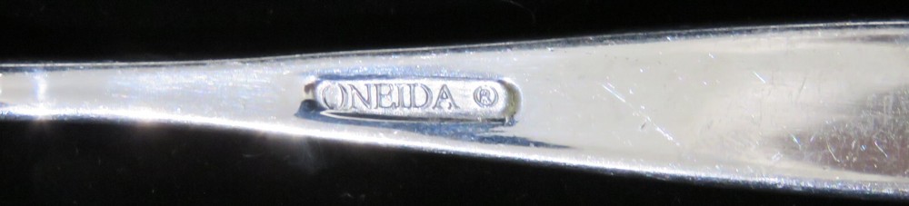 ONEIDA "Madison Avenue (?)" Stainless Flatware 17 Piece Set uu