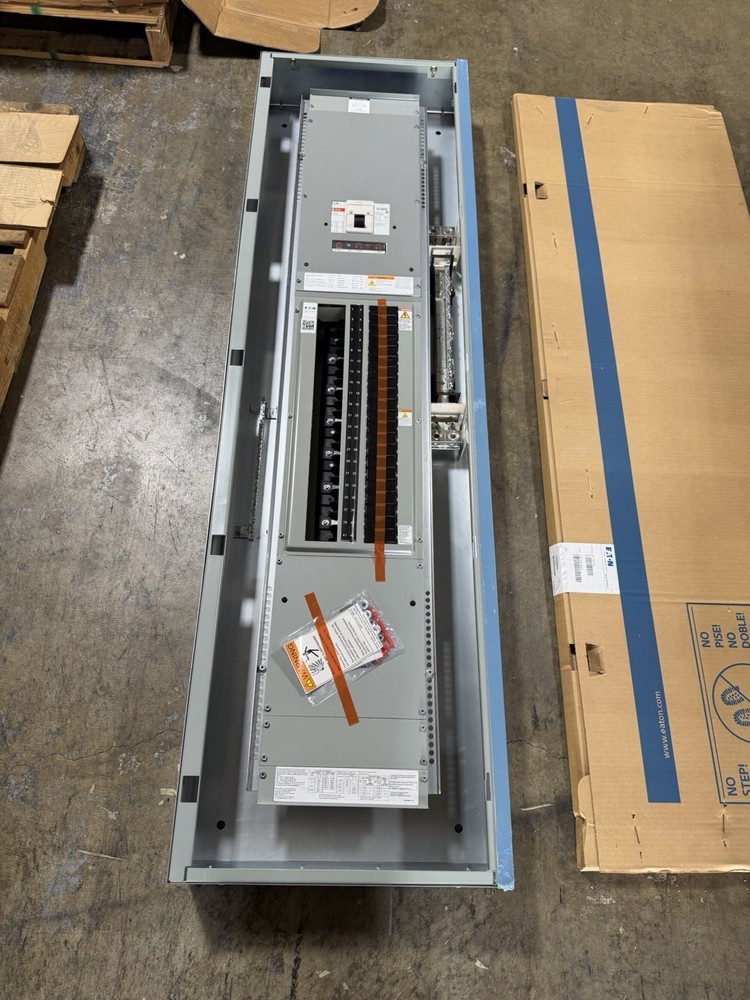 1-300 AMP 480V MAIN BREAKER PANELBOARD 42 SPACE 3PHASE 4WIRE COMPLETE PANEL