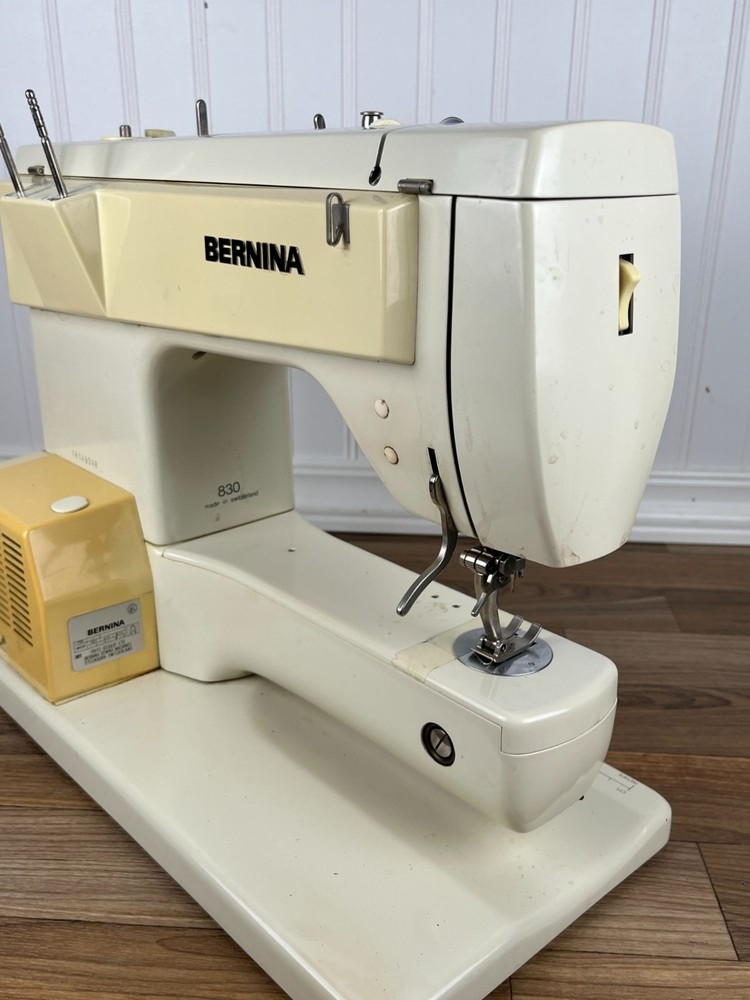 BERNINA 830 Record Electronic Sewing Machine With Pedal