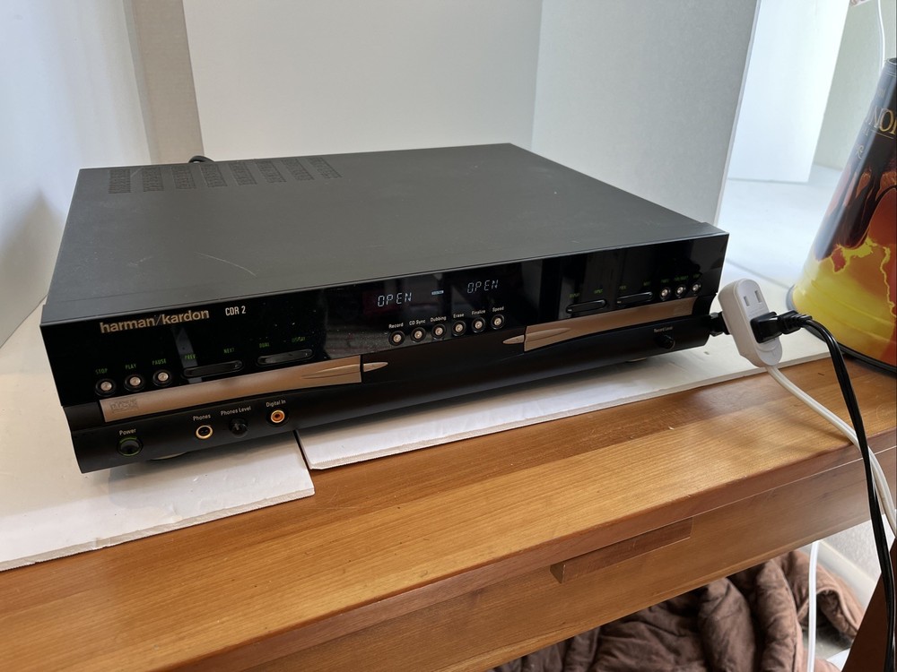 HARMON KARDON CDR 2 Dual CD Player Disc Error. Powers On, Disc tray Doesnt Open