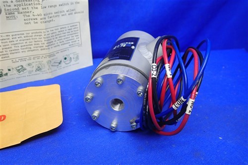 W.E. ANDERSON DouTecT EXPLOSION PROOF PRESSURE SWITCH MODEL H-2 NOS UNUSED