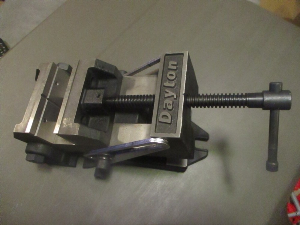 Dayton 4Tk07 4" Machine Vise With Angle Base