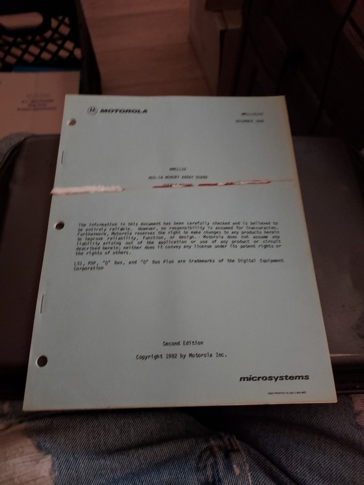 MOTOROLA MMS1132/D2 ADD-IN MEMORY ARRAY BOARD USER'S MANUAL