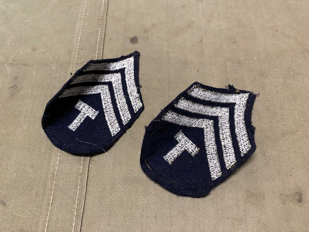 ORIGINAL WWII US ARMY NCO TECH SERGEANT JACKET INSIGNIA WOOL CHEVRONS