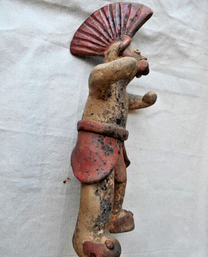 pre columbian COLIMA figure large ,example , common ritual pose with arms open
