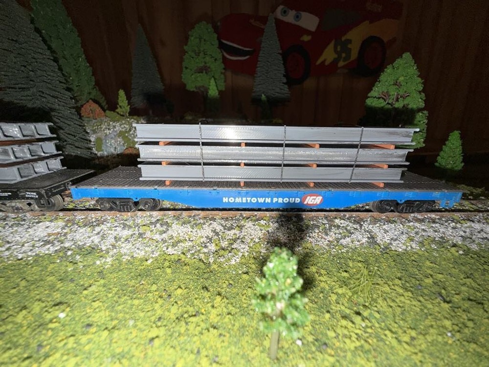 1:87 HO Scale Ibeam Load/Decor - Tall Stack W/ Blk Straps (4.5inches)