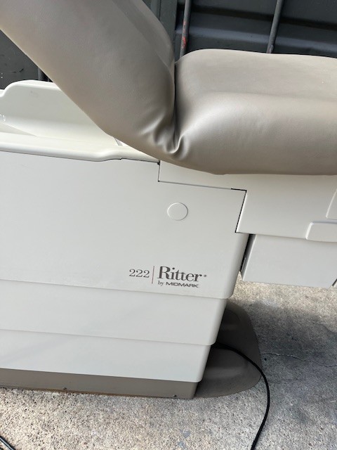 Midmark 222 Elevation only - Examination table