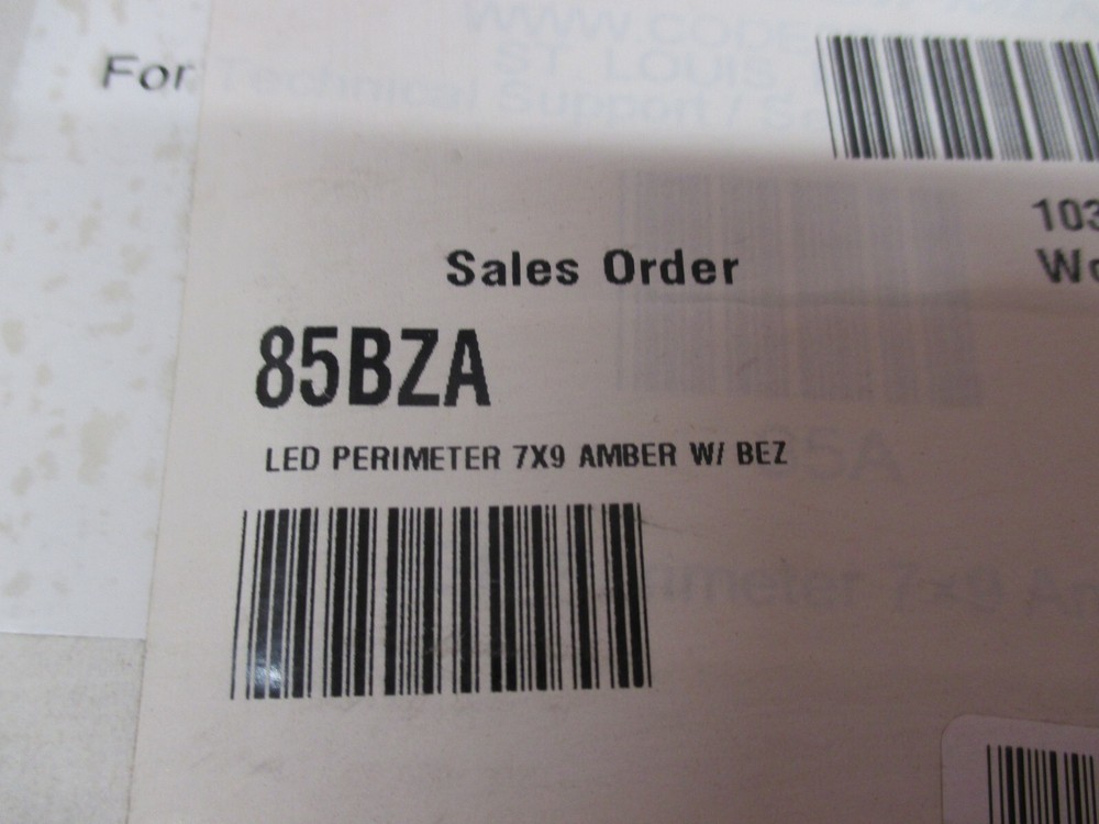 85BZA LED AMBER PERIMETER LIGHT WITH BEZEL 7" X 9" RECTANGLE CODE3 NEW