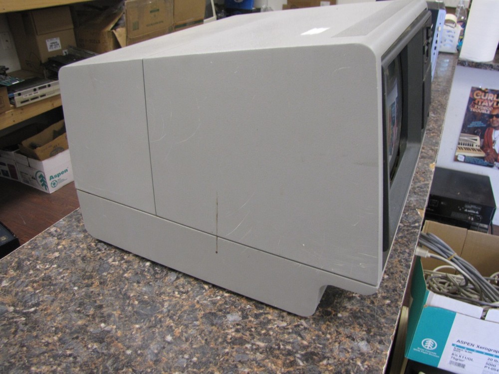 Rare Vintage EXCELAN Nutcracker Desktop Computer System Model 1000 - Powers On