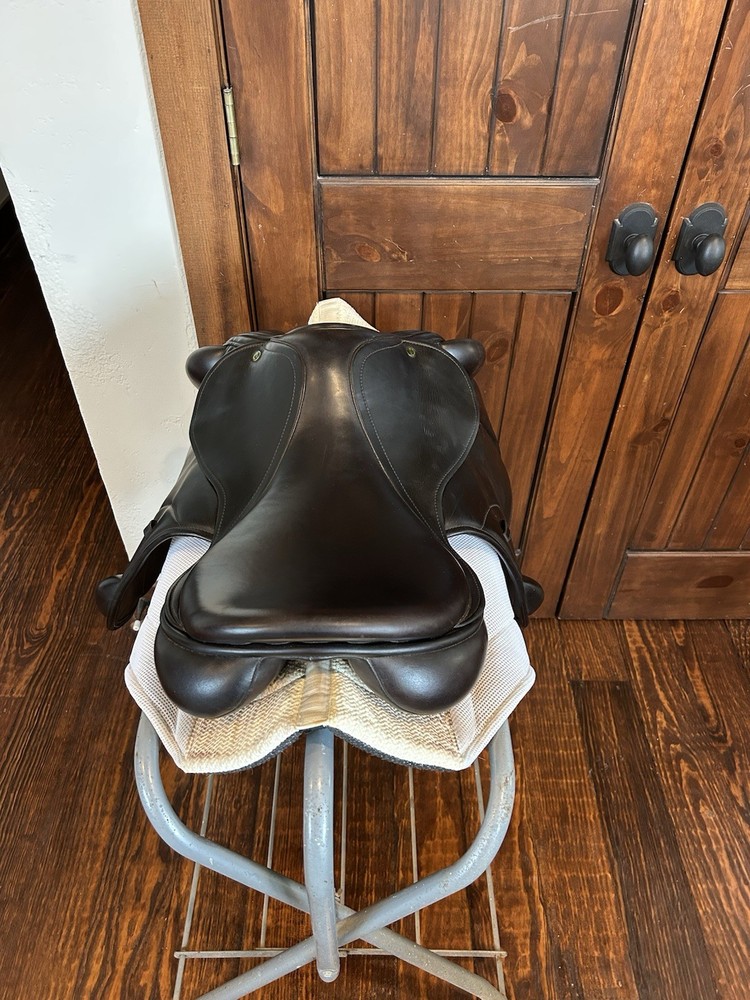 County Brown Monoflap Jump Saddle 18” Forward Flap Medium Tree