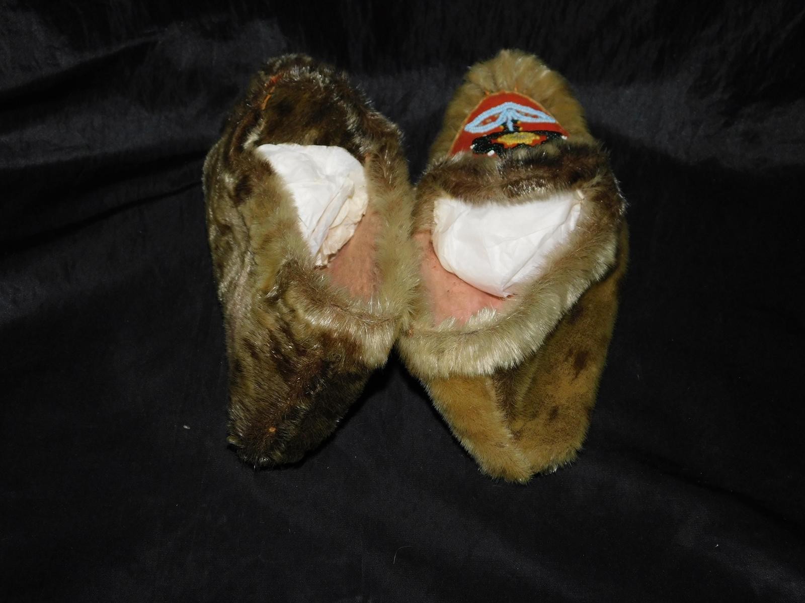 Vtg Inuit Made Fur Slippers Orange Felt Beaded Flower Womens Size 6 Moccasins