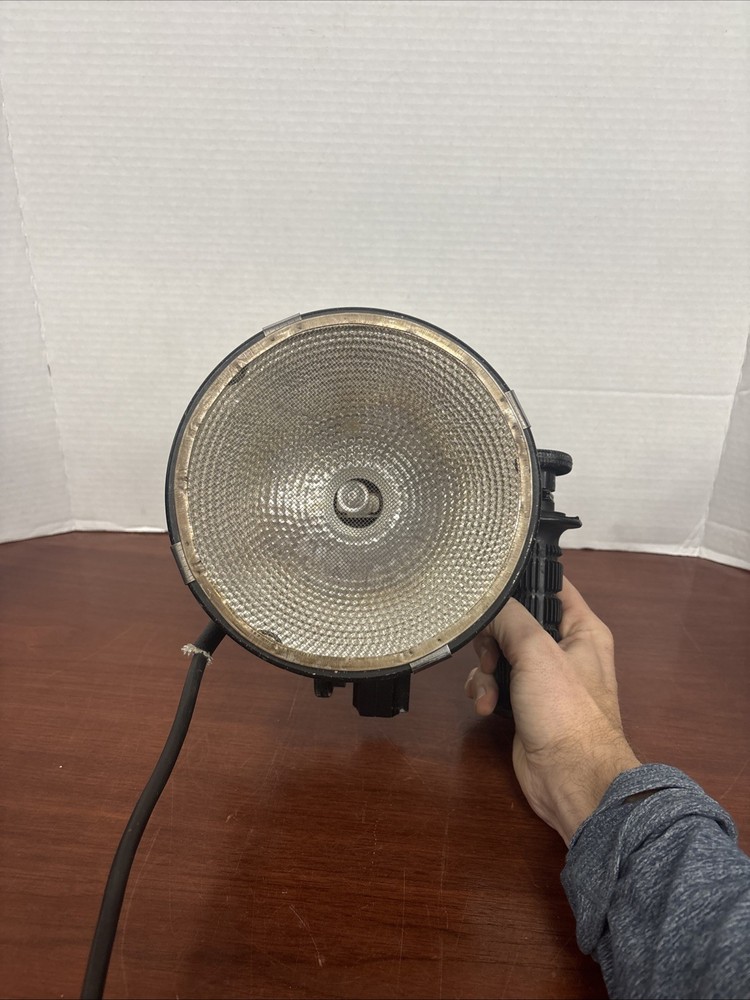 Lowel DP Spot Flood Studio Light Bright *** Works!!!