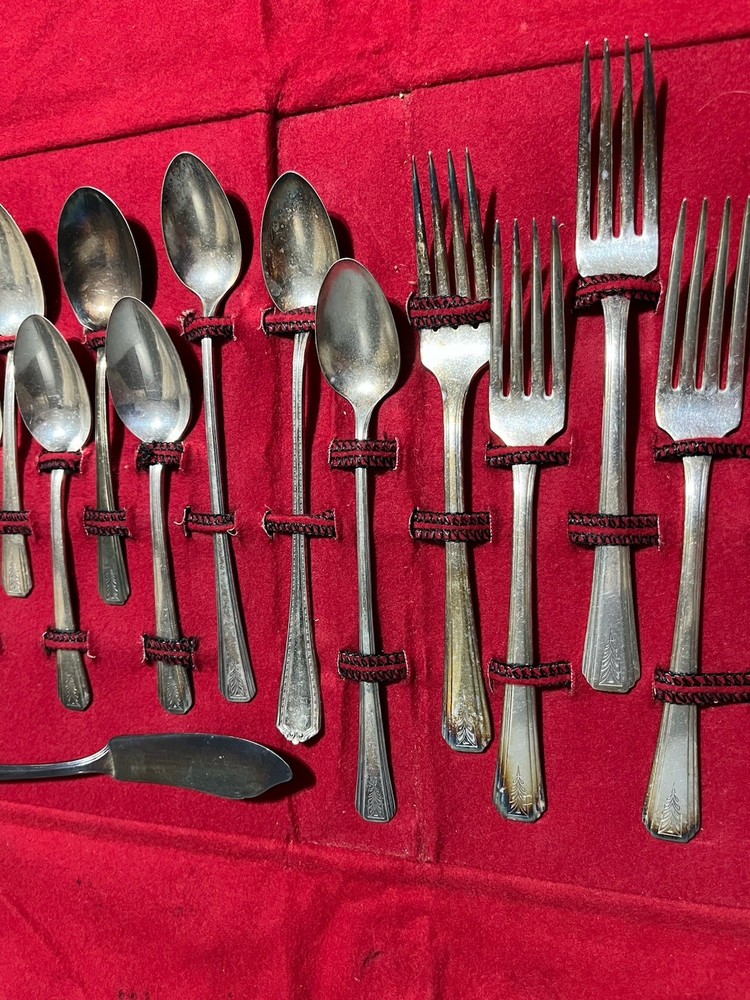 Vintage 27pc Set Oneida Community Par Plate Flatware Silverware w Case Tarnished