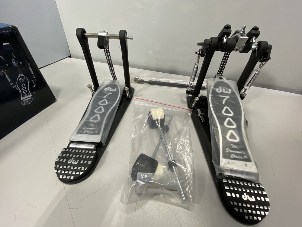 DW 7000 Series Double Pedal Regular