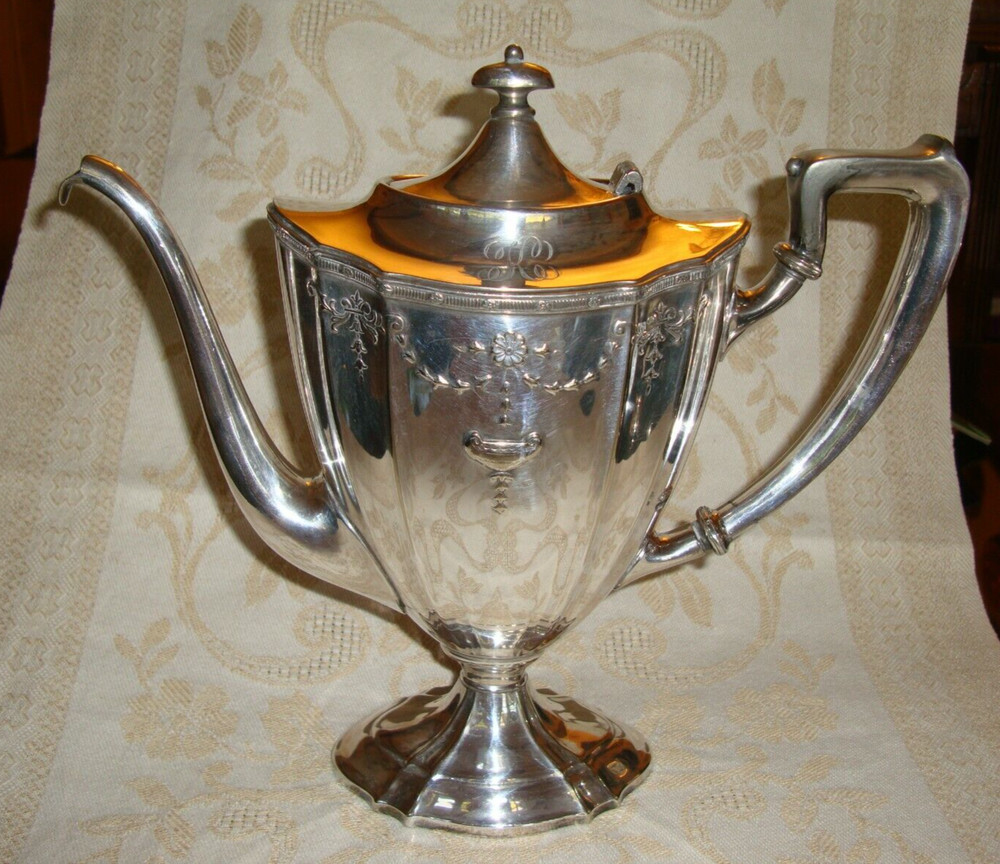 MERIDEN SILVER PLATE 1921 TEA POT, LARGE 11"