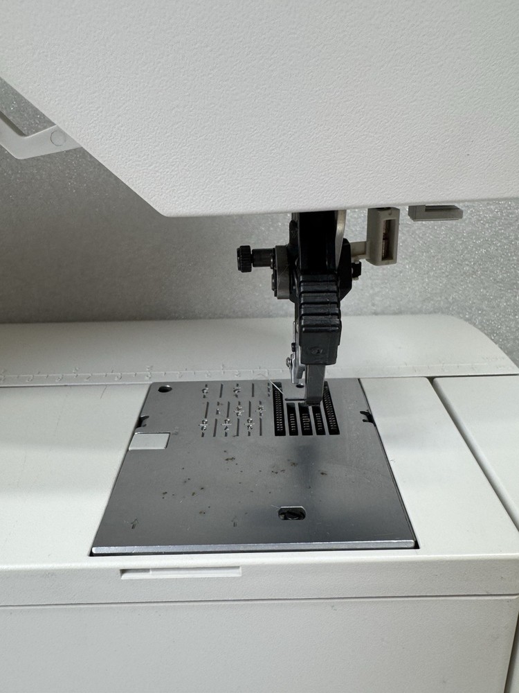 PFAFF Performance 2056 Sewing Machine Tested Working Storage Case