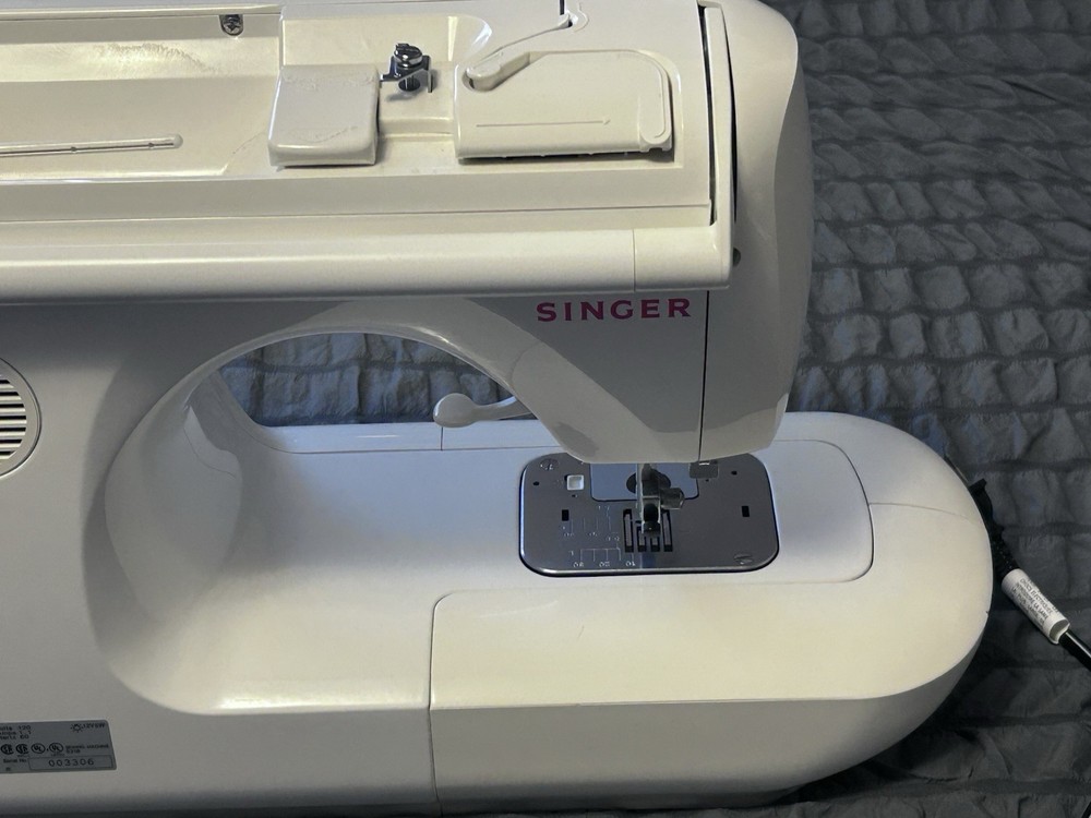 SINGER Quantum XL-150 Sewing Machine Japan Computerized Embroidery Tested READ