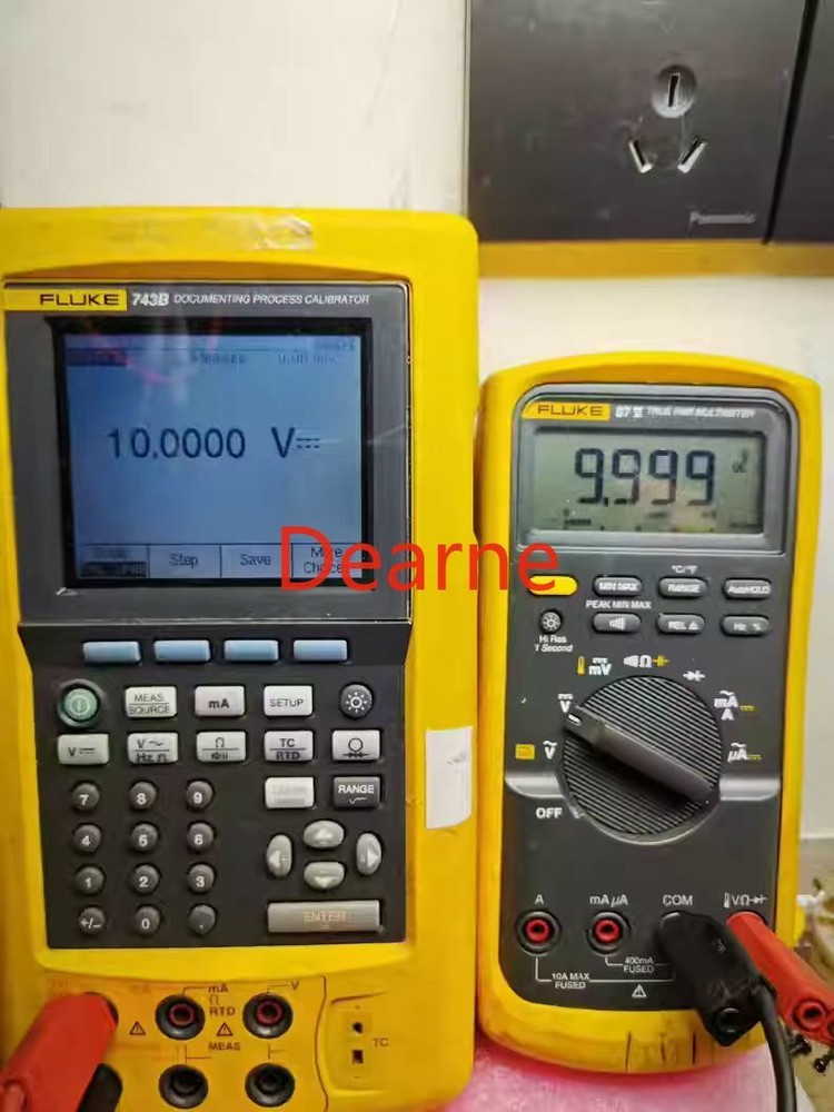 Fluke 743B Documenting Process Calibrator