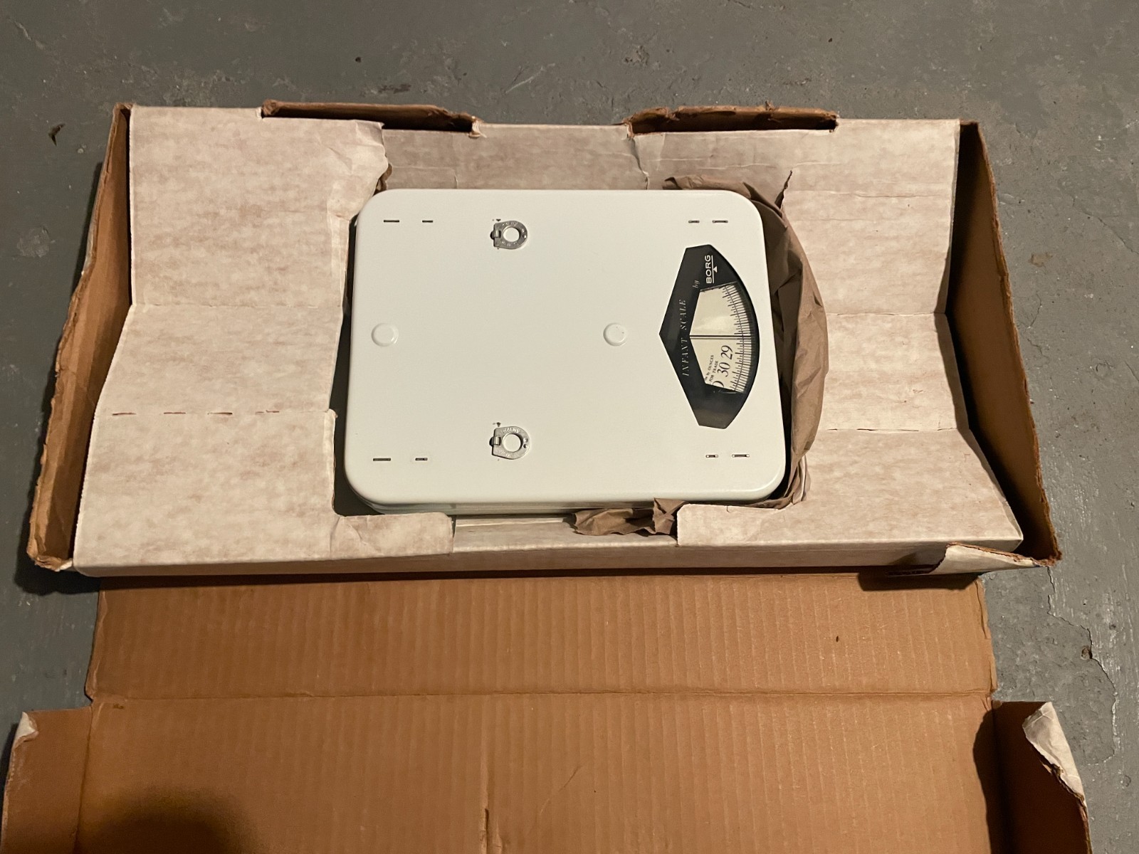 NIB ViNTAGE BABY SCALE: New in Box Borg Gentle Touch Baby Scale with Documents