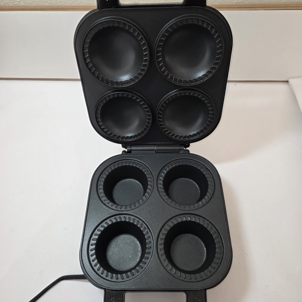 used Wolfgang Puck 4 Piece Deep Pie Maker Model CCPM0040