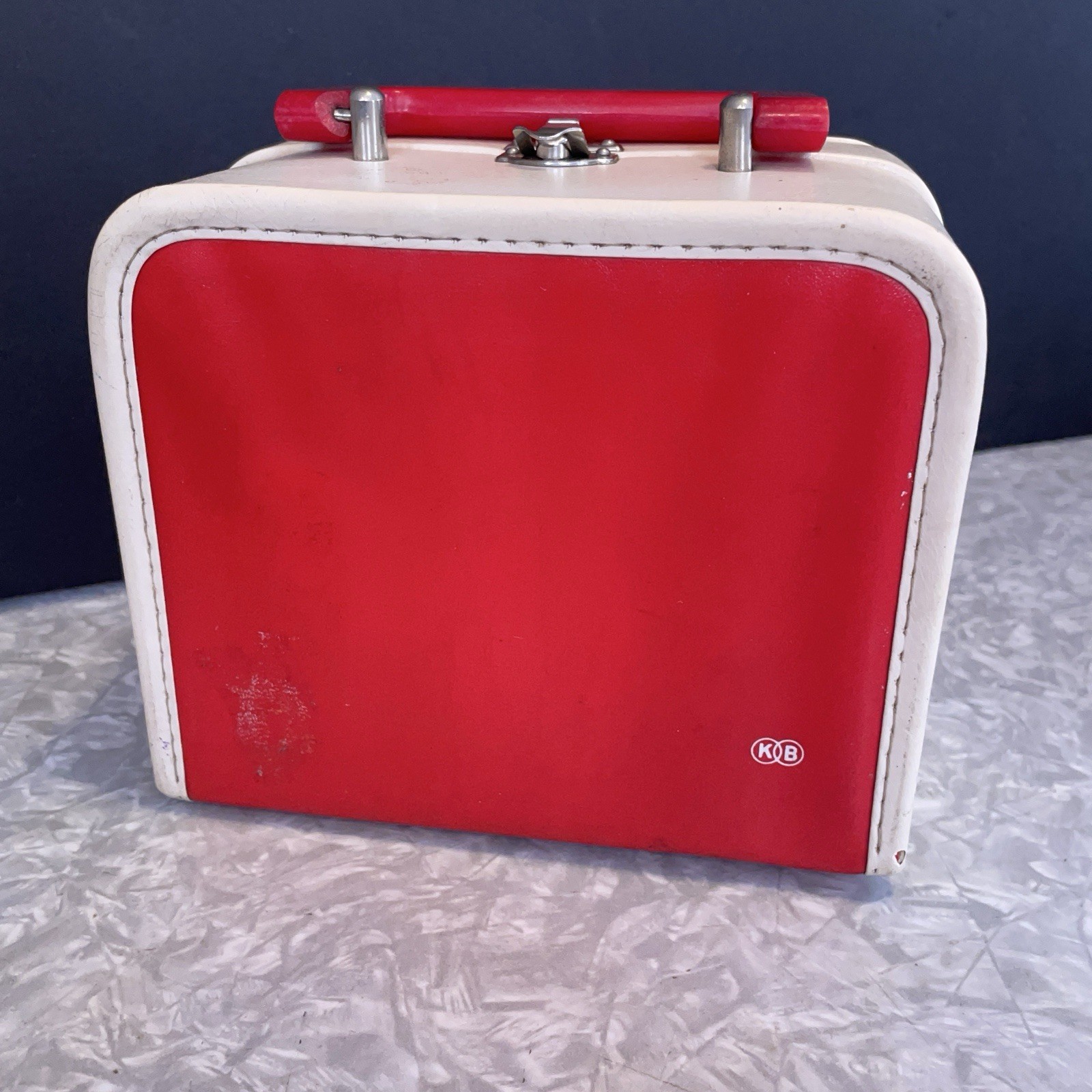 VTG DISNEY ARISTOCATS CHILD GIRLS SMALL VANITY MAKEUP COSMETIC CASE MARKED KB