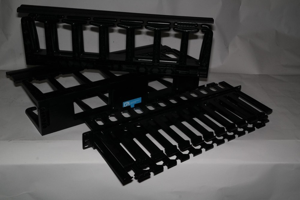 CHATSWORTH UNIVERSAL HORIZONTAL CABLE MANAGER DOUBLESIDED 30529-719 COMPLETE SET