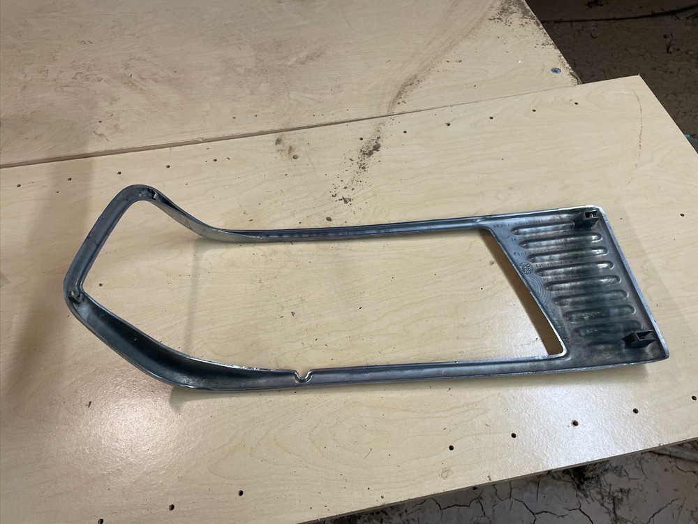 Headlight Bezel For Semi Truck
