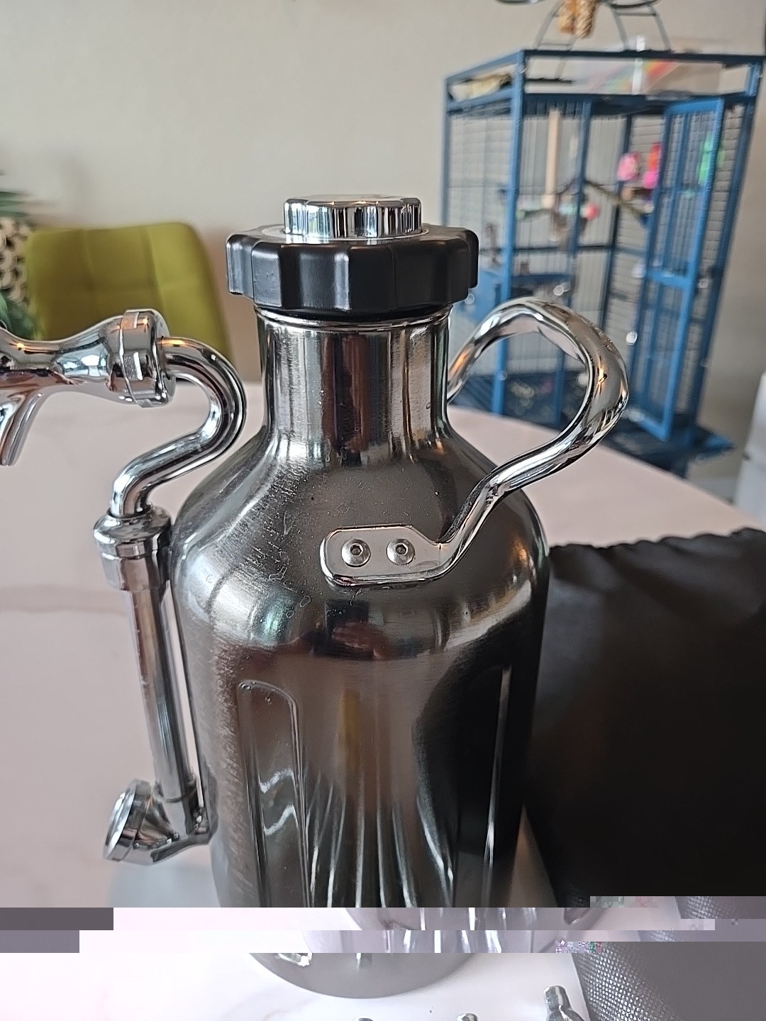 GrowlerWerks Stainless Steel 64 oz Beer Dispenser Set with Tap, CO2, Case