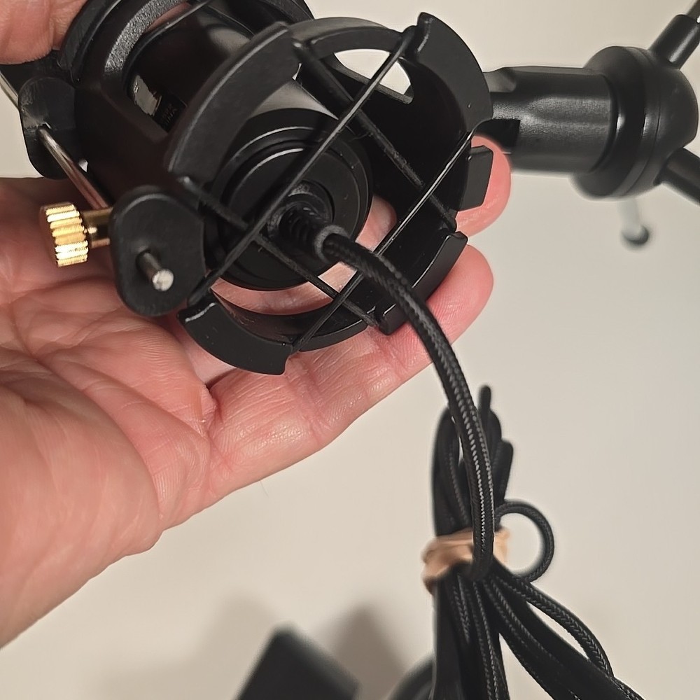 Pc Microphone w/Filter BL Model Mu28006 Includes USB & Mic Stand & Attachments