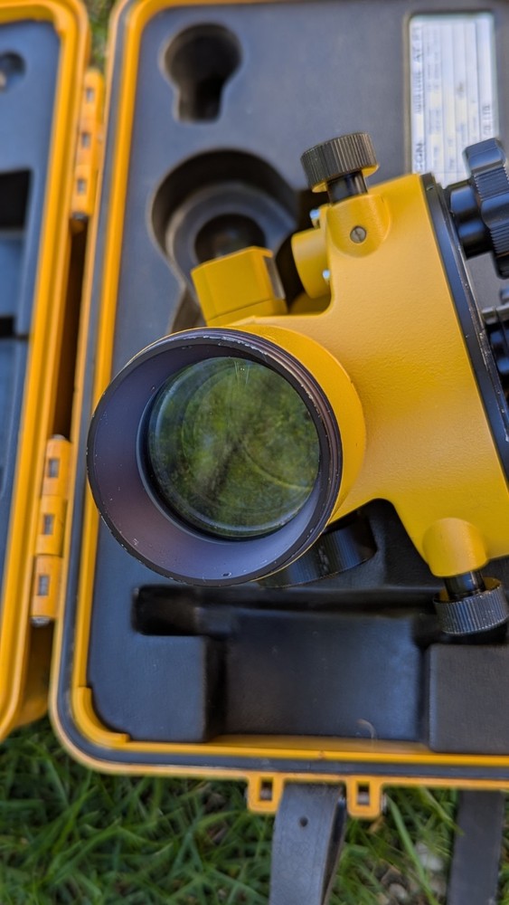TOPCON Auto Level AT-F1