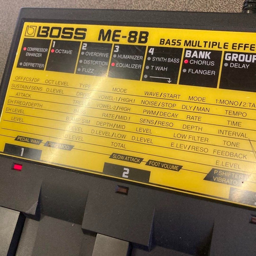 BOSS ME-8B Baas guitar multi-effects pedal