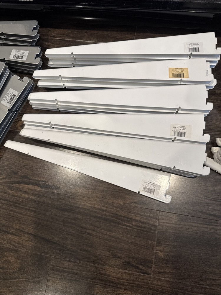 14 1/2” ELFA Decor Shelf Bracket White Art. 410318