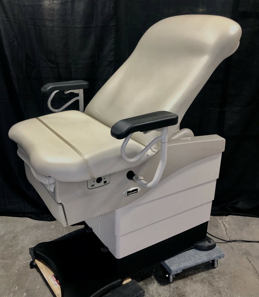 Midmark 625 Bariatric Power Exam Table Dual Wireless controls