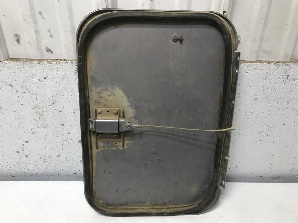 Freightliner FLT Left/Driver Sleeper Door - Used