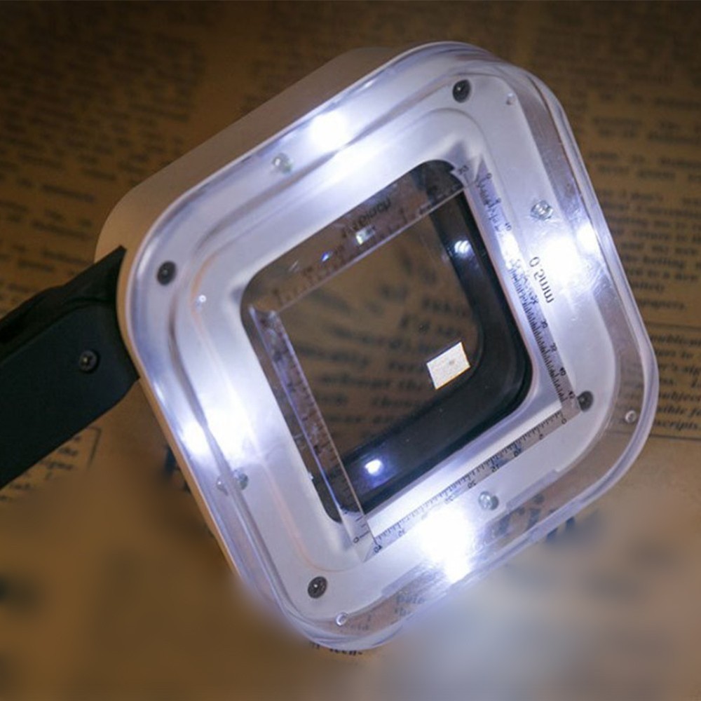 Multifunctional Magnifier with Rotatable Handle and Integrated LED Lights