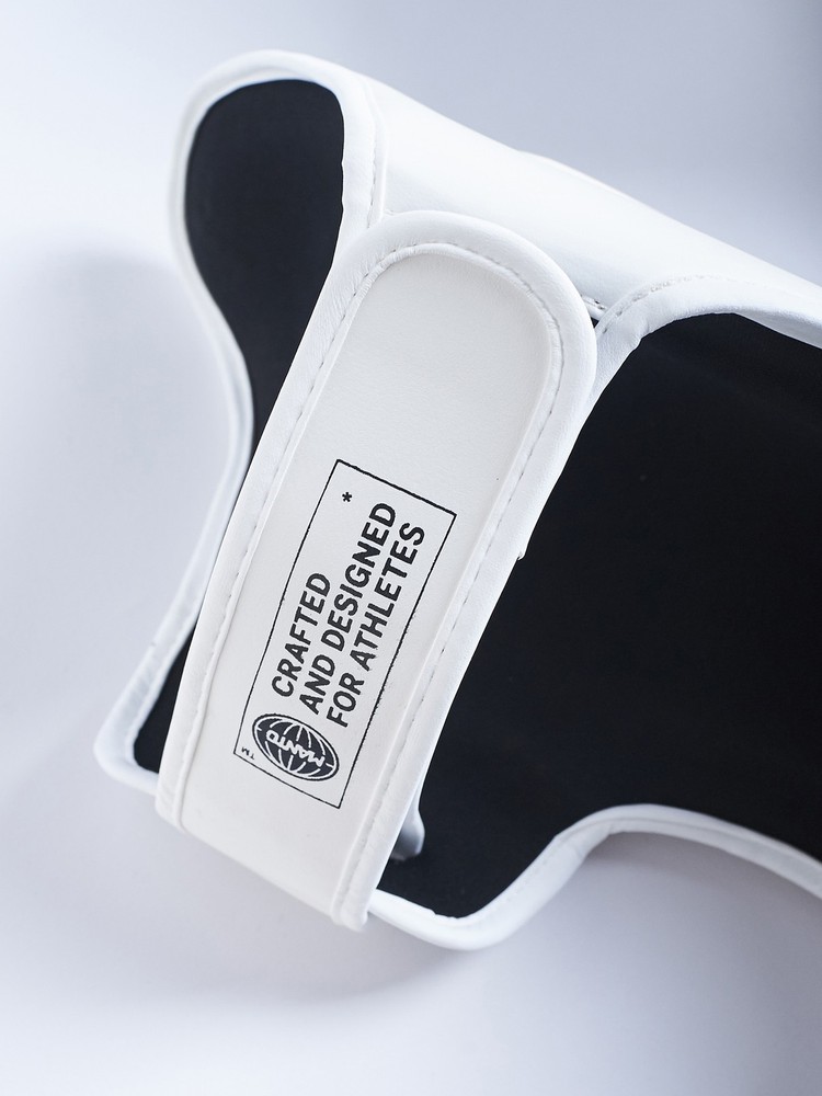 MANTO Tibia protectors Impact White