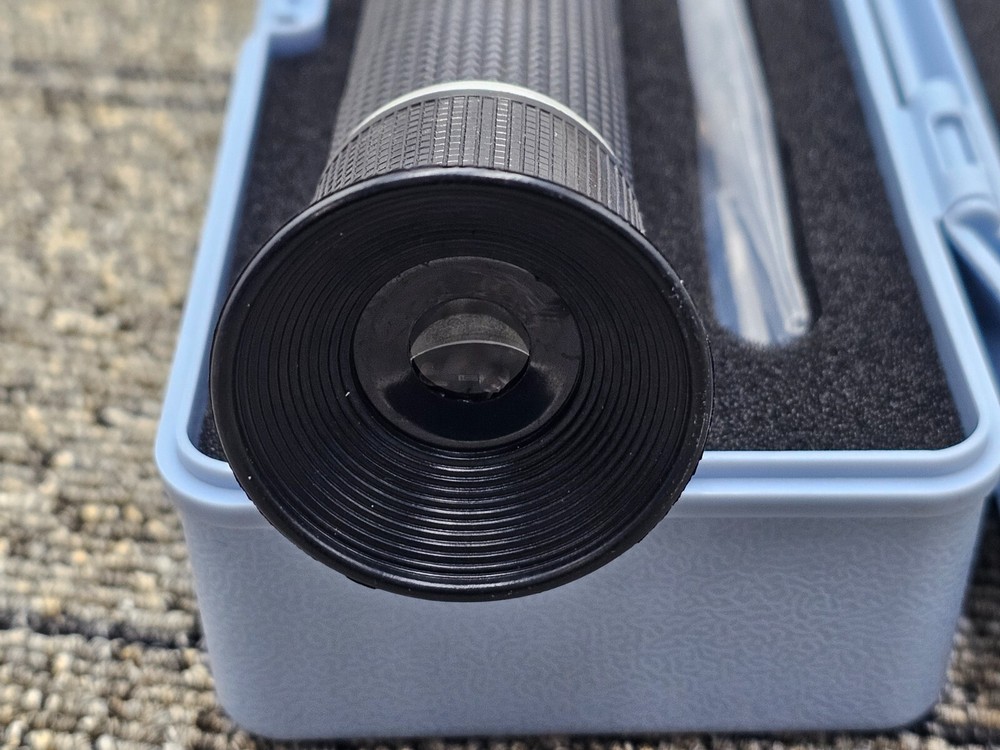 AUTOUTLET Salinity Refractometer Automatic Temperature Compensation TL277