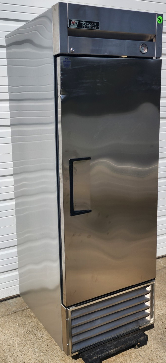 TRUE T-23F SINGLE DOOR REACH-IN FREEZER