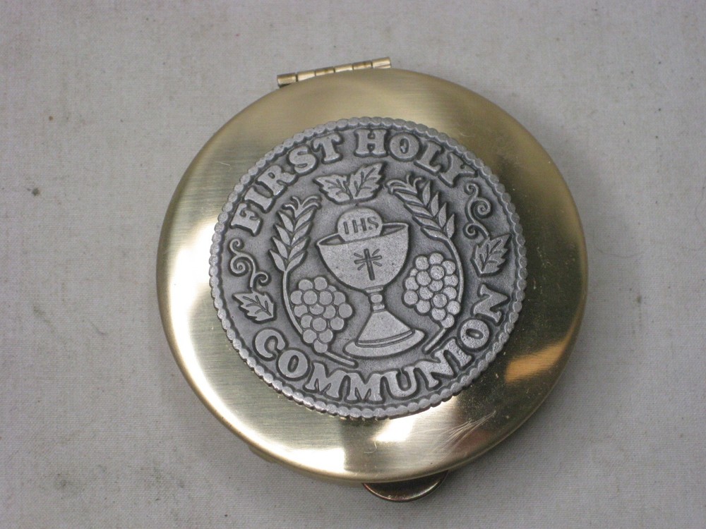 pre-owned FIRST HOLY COMMUNION compact case box container approx. 2.25" x .5"