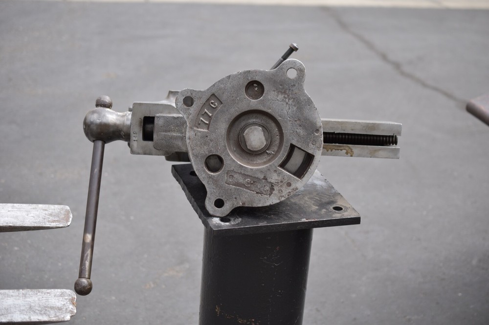 Rock Island 577 bench vise 6" jaws