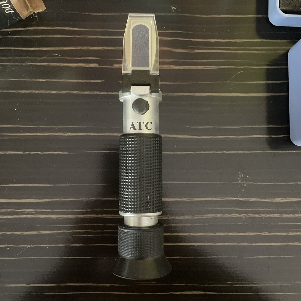 Brix Refractometer with ATC - Tiaoyeer Digital Handheld Refractometer