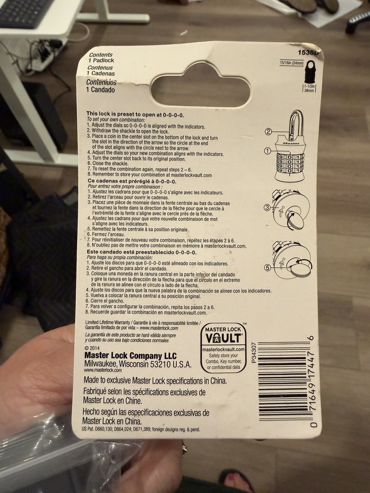 Master Lock 1535D | Customizable Combination Padlock New
