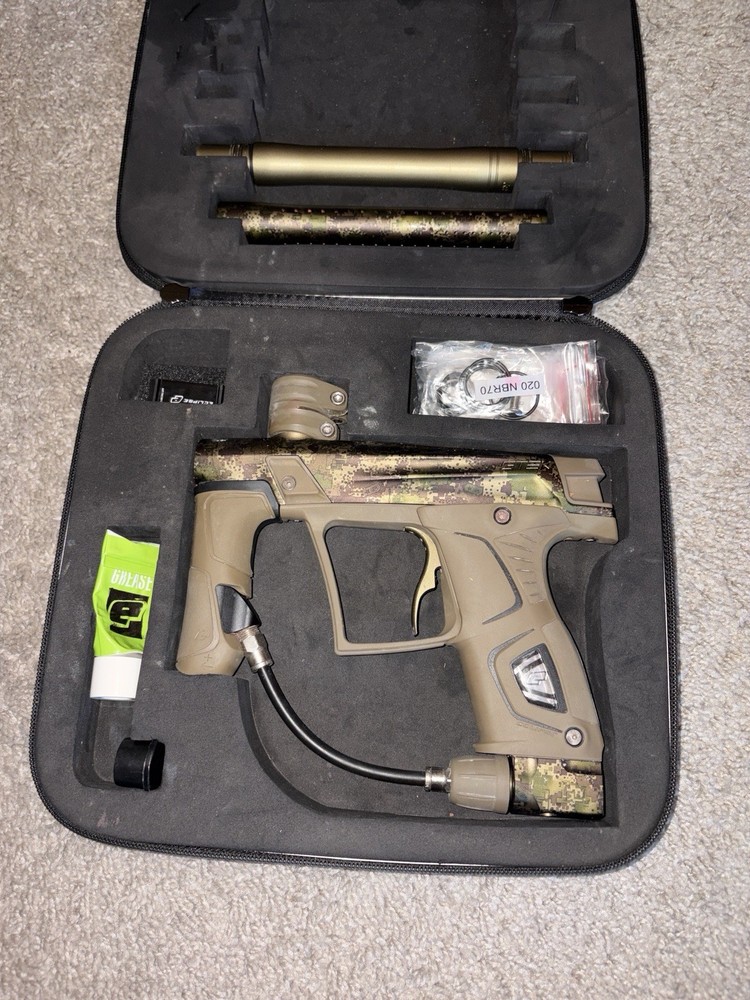 Planet Eclipse GTEK Paintball Marker w/ Case Barrel Extras Digital Camo