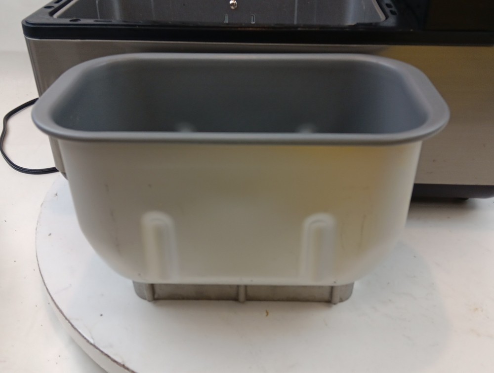 Zojirushi Bread Machine BB-CEC20 Home Bakery Supreme Breadmaker Black