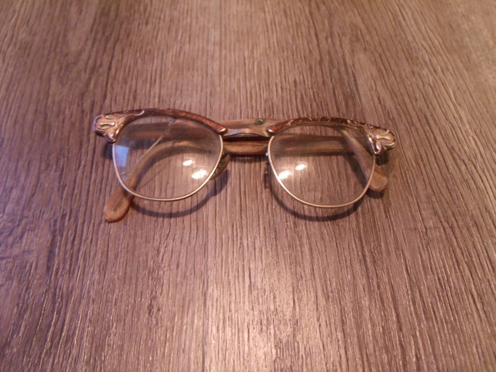VINTAGE UNIVERSAL BROWN CATEYE FRAME EYEGLASSES FRAME