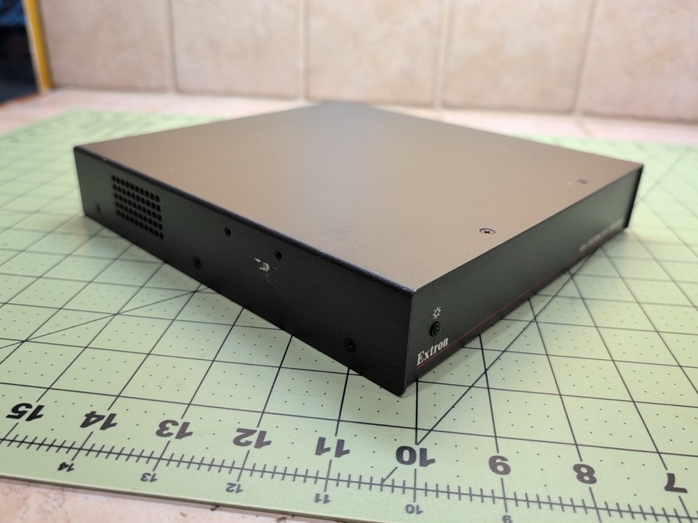 Extron VGA Distribution Amplifier P/2 DA4xi Splitter 1 Input 4 Outputs