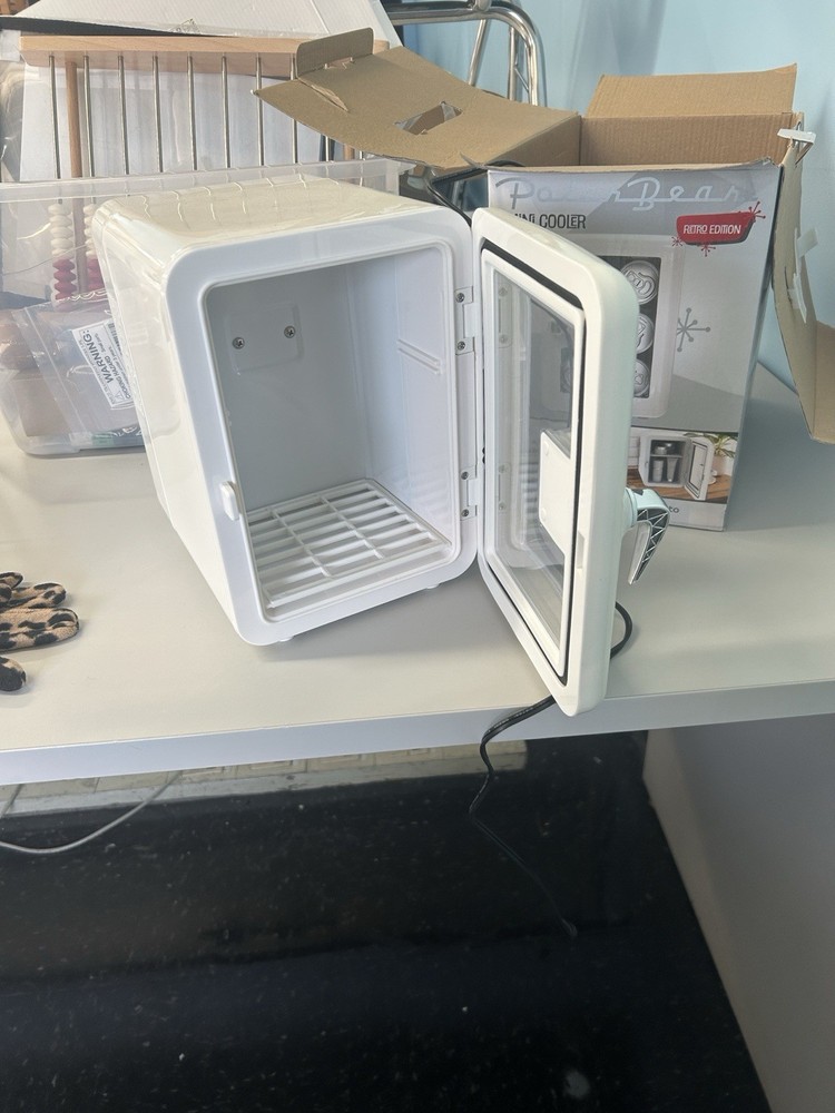 Mini fridge
