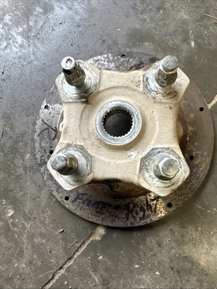 arctic cat 550 Front Right Hub 2014