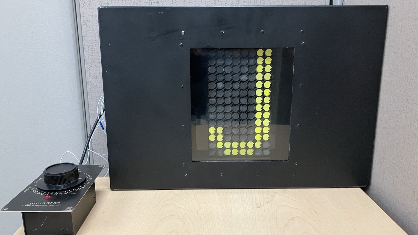 VINTAGE R32 LUMINATOR FLIP DOT END ROUTE SIGN - SEE PHOTOS